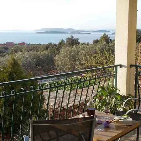 Casa de Férias Holiday Home Primosten *